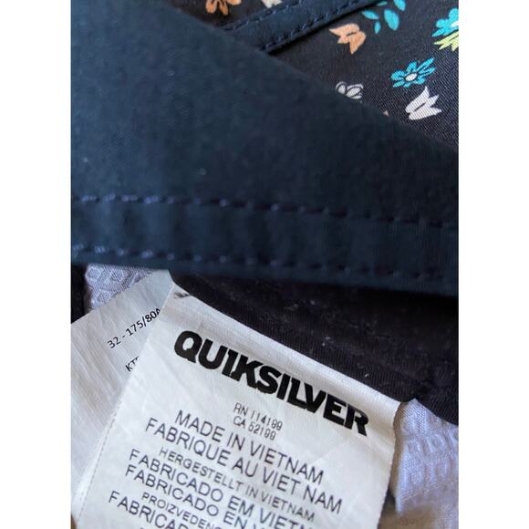 QUIKSILVER Black w/Multicolor Floral Boardshorts sz 32 - Picture 4 of 12